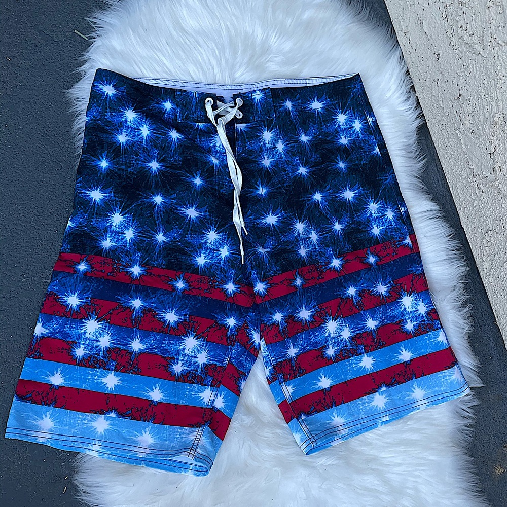 🔹 Men’s Burnside shorts
